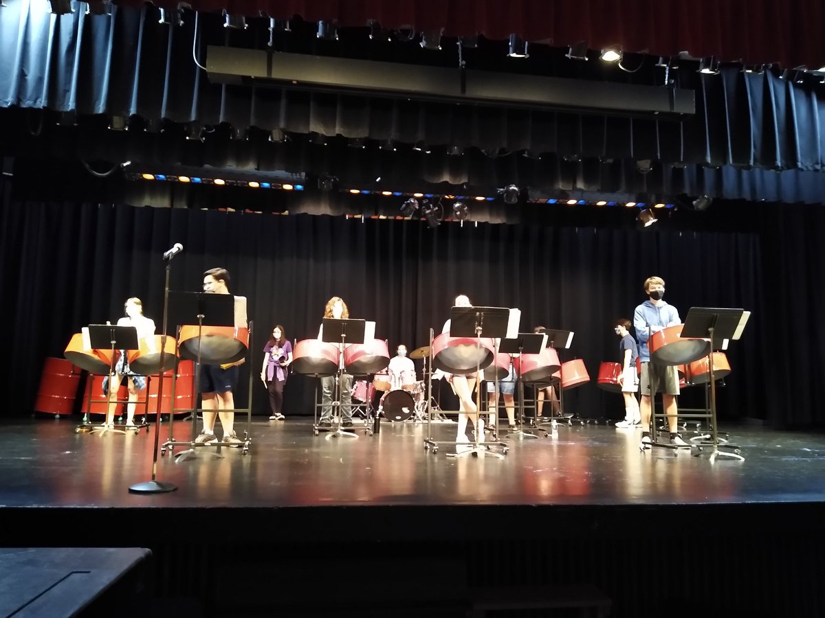 SusanKiser8's tweet photo. Awesome concert by the FHS Steel Pans Band! ,@fhsfalconer @FCPS1News @fauquierhs @FauquierHSMusic https://t.co/buZrmqn2pT