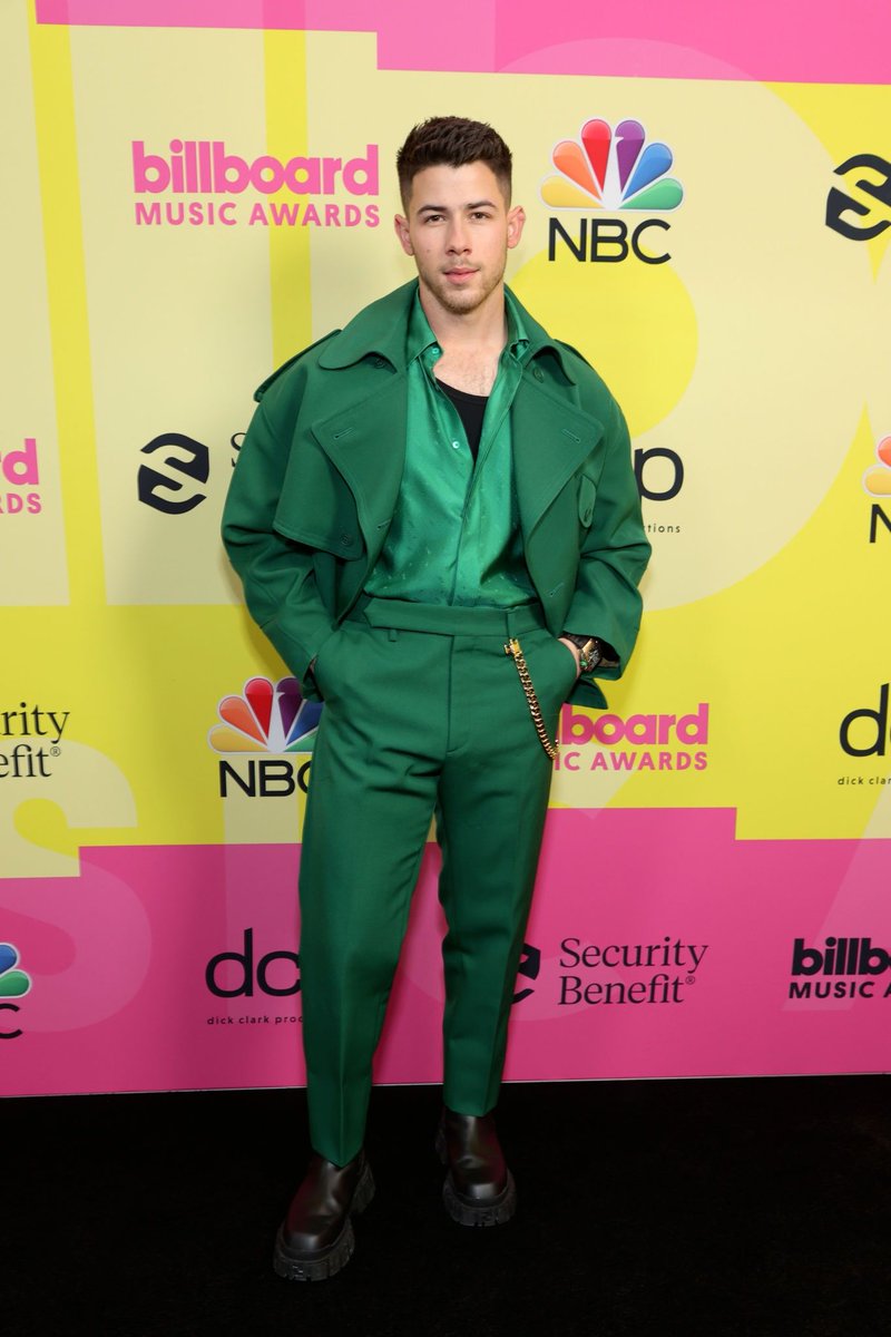 NickJFr's tweet photo. #BBMAs : 2016 / 2018 / 2019 / 2021 https://t.co/t39wpj82DT