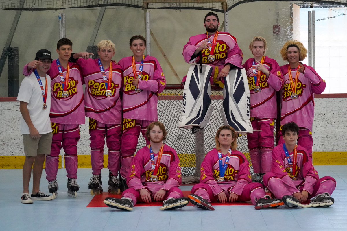 MissionAZHockey's tweet photo. Pepto-Bismol Dayhawks 18u AA beats Yuma Blaze 4-2 for Peoria tourney win.
Georgie, Werner, Bomberg, Silva, Thurms, Wolfert, Jersey and friends.
Way to go!!🥇🥅🏒 https://t.co/veaiyHat6j