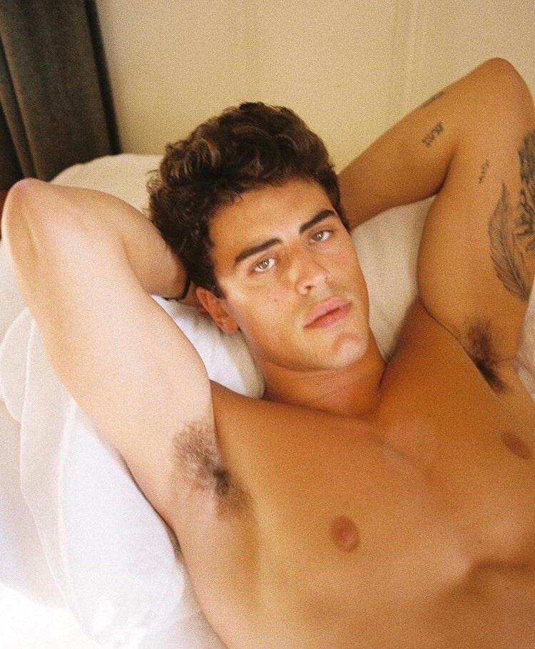 nsfwboythings's tweet photo. this man can beat me while i beg for more. jack gilinsky is for the gays https://t.co/ctmPEsUsGY