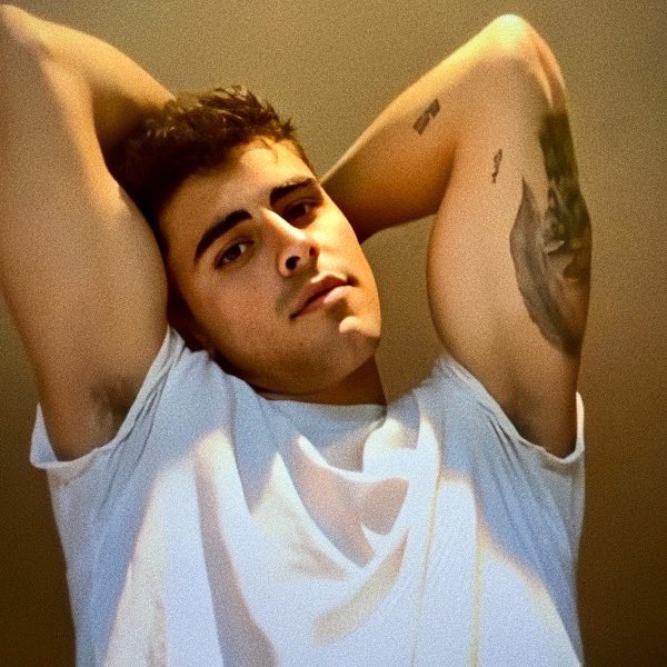 nsfwboythings's tweet photo. this man can beat me while i beg for more. jack gilinsky is for the gays https://t.co/ctmPEsUsGY