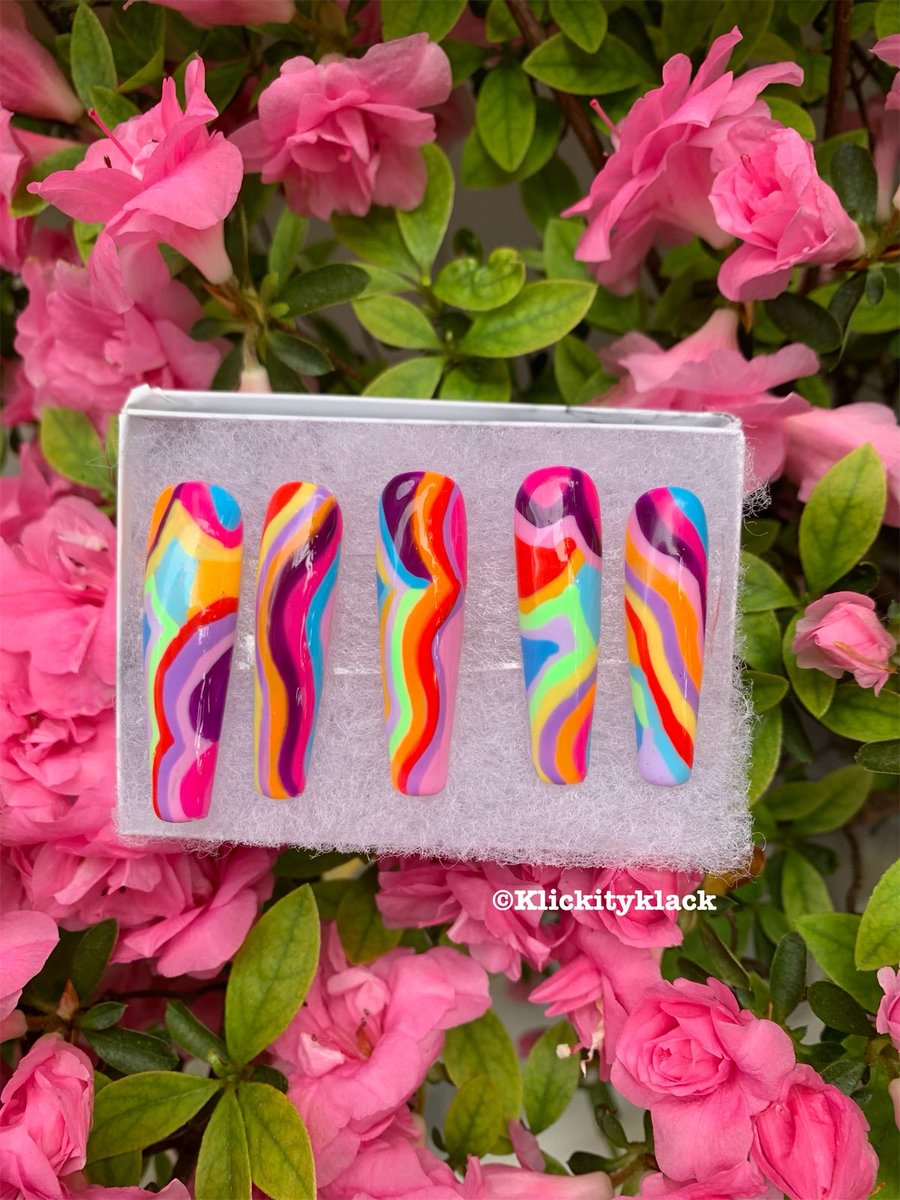 Psychedelic 

#abstractnails #nailsofinstagram #cxdvshx #pressonnails #custompressonnails #supportsmallbusiness #blackownedbusiness