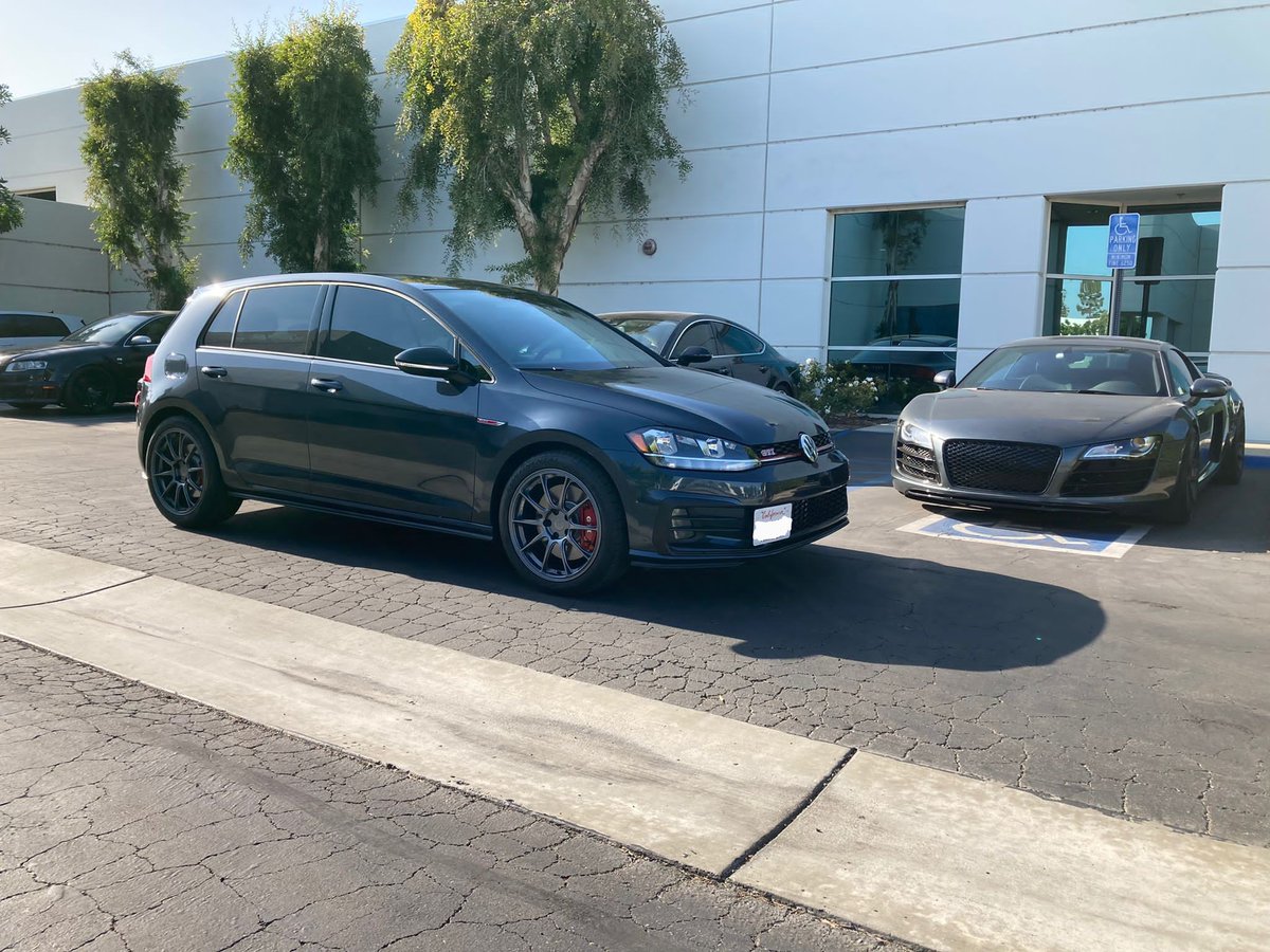 OCTuning1's tweet image. #Titan7 wheels wrapped in @continentaltire on this very cleek #MK7 #GTI
#OCTuning