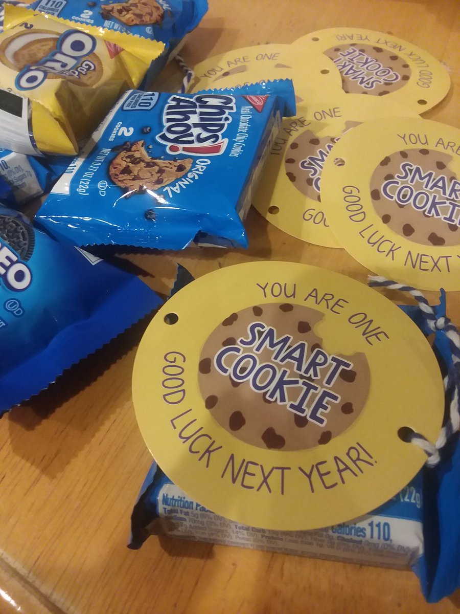 PoppeMrs's tweet photo. Working on end of the year goodies for my kiddos. Can't believe we're almost there! #reedsvillesd https://t.co/juQYhh2Y6u