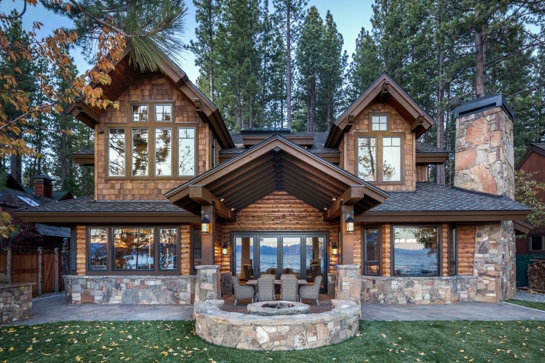 LocalThoughts4's tweet photo. N Lake bros will complain about how hard their life is but they grew up in a house like this: https://t.co/HF9fYIwNrT