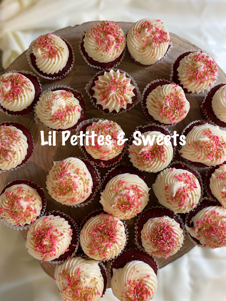 lilpetites's tweet photo. It’s been a hot minute since I’ve posted and have to say, thank you so much for your support! Been busy in the kitchen and I am grateful! 🥰 Thank you for all your orders 🤘 #lilpetitesandsweets #redvelvetcupcakes #sprinkles #gratefulAF 🧁 ❤️ https://t.co/ABMgGOYqdE