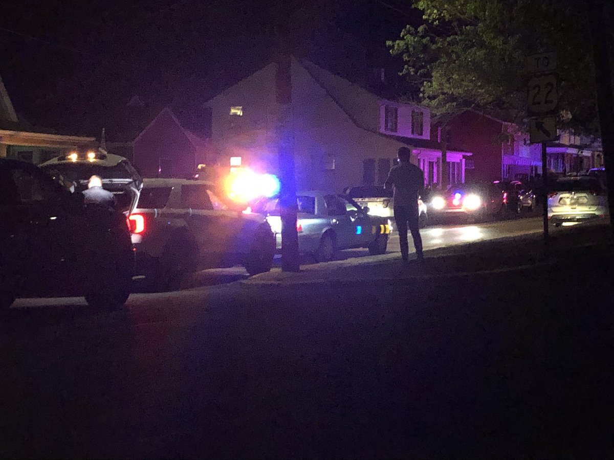 KylieKOCO's tweet photo. 3 people are dead inside of a home in McDonald Borough, Washington County. 

This is the scene on the 200 block of Valley Street. 

McDonald Police have requested the Pennsylvania State Police take over the investigation. @WTAE https://t.co/7xL7gOnfKp