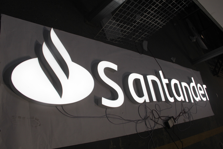 Icey24169759's tweet image. custom led big channel letter sign
#ledlettersign #lettersign #LedChannellettersign #channellettersign #channelletter #illuminateletter #signage #acrylicletter #3dletters #wallsigns #signboard #ledsignboard #advertisingsignboards #shopsign #storesignboard