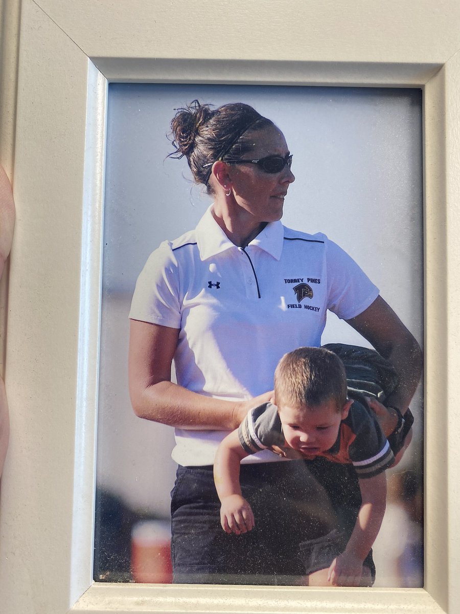 Someone once told me, “You can be a good mom or a good coach, but you can’t be both.” Good thing I never listened. Mom coaches- I see you❤️juggling it all, making it look easy, striding it out, always facing critics. Keep silencing them- you are powerful!