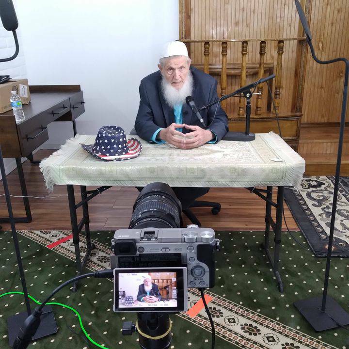 Live Yusuf Estes we're in Albuquerque- New (not old) Mexico! Making sure to not make any turns 😄