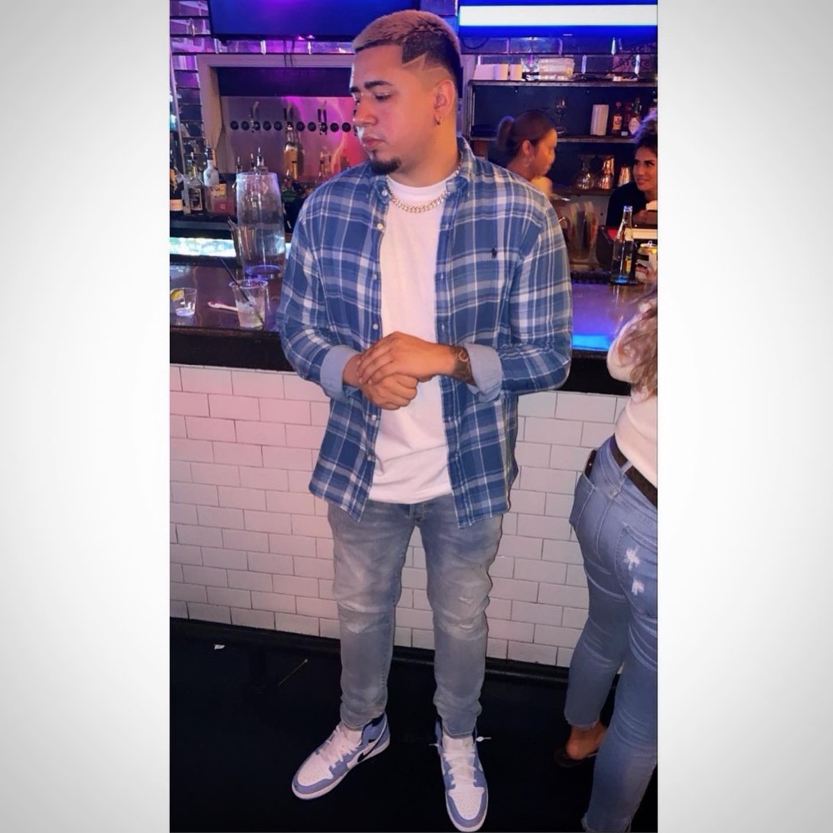 Jaybreeezy1994's tweet photo. It’s a real niggas birthday. Cheers to another year 🥂 This is only the beginning. #BeenLive https://t.co/fZZjHWc6ui