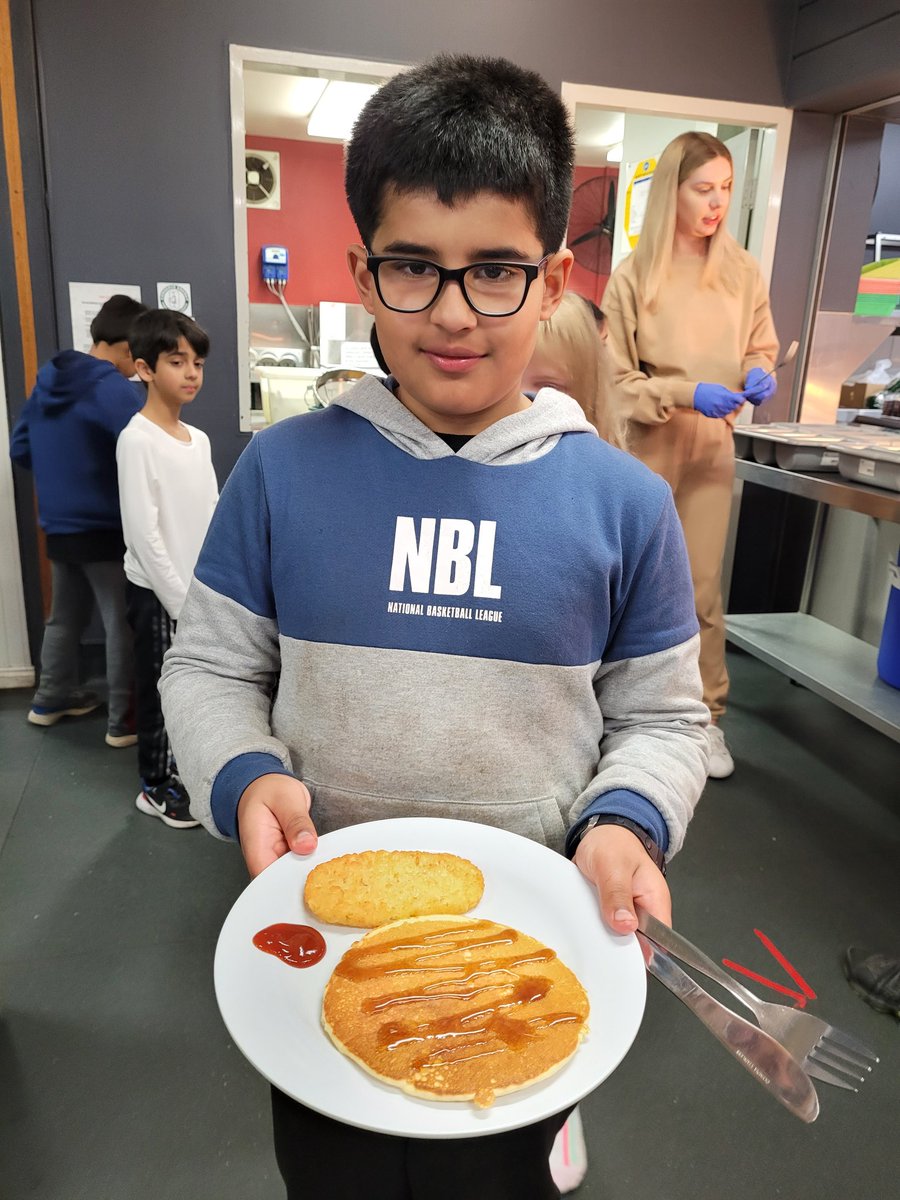 Miss_Shabo's tweet photo. Now time for hot breakfast! 🥞  @AitkenCreekPS https://t.co/27Drxe63i4