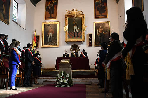 boliviaetm's tweet photo. Presidente Arce anuncia inversión de Bs 943 millones para Salud, Educación e Infraestructura en Chuquisaca
https://t.co/voIHTvZzOe https://t.co/YLGjbMJiWy