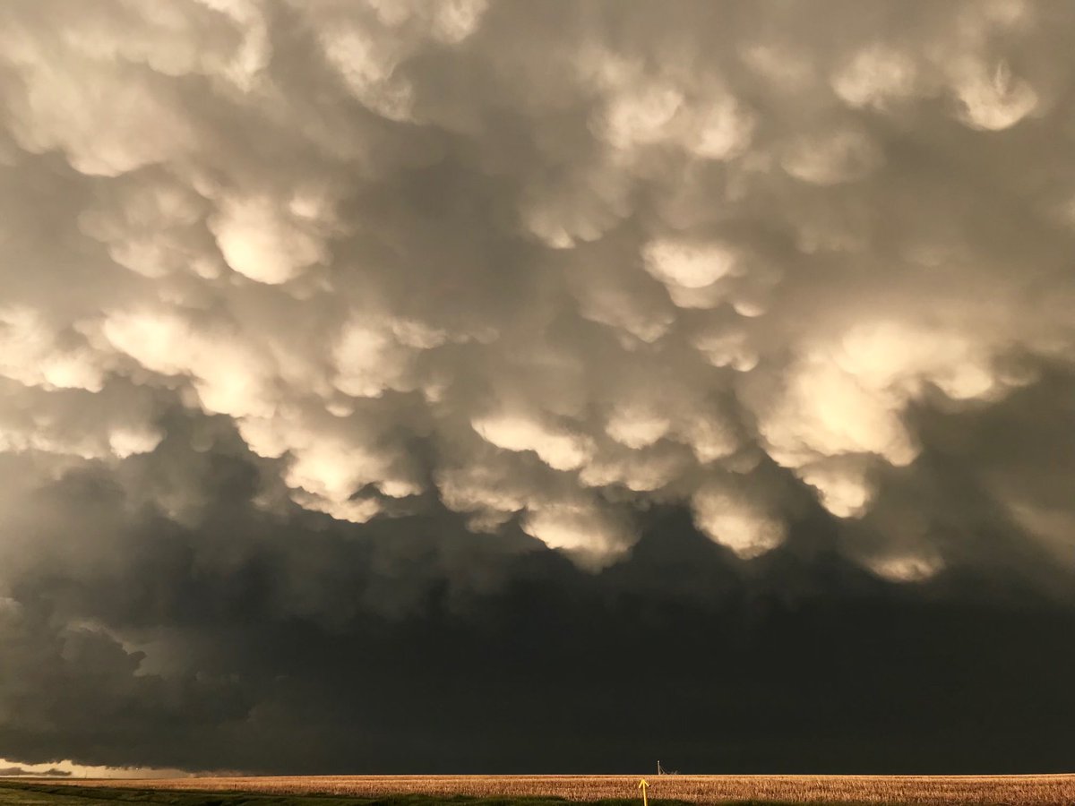 abc7dallas's tweet photo. More amazing shots from storm chasing!  #abc7eyewitness #clouds #stormchasing https://t.co/M5XdXpQJ5b