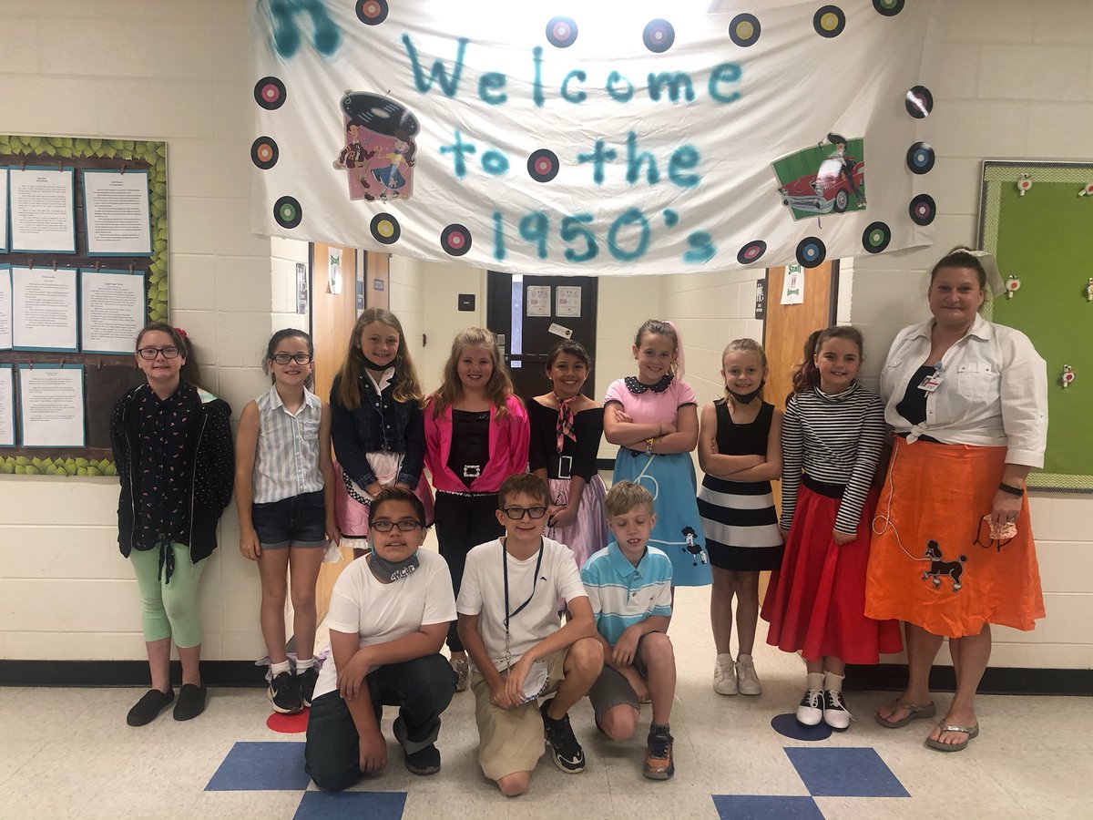 CSES_NC's tweet photo. 4th grade doing the last week in style with #decadeweek! Today the 50s, Tomorrow the 60s!
#finishstrong
#LCSstrong2theCore https://t.co/A24ePM82at