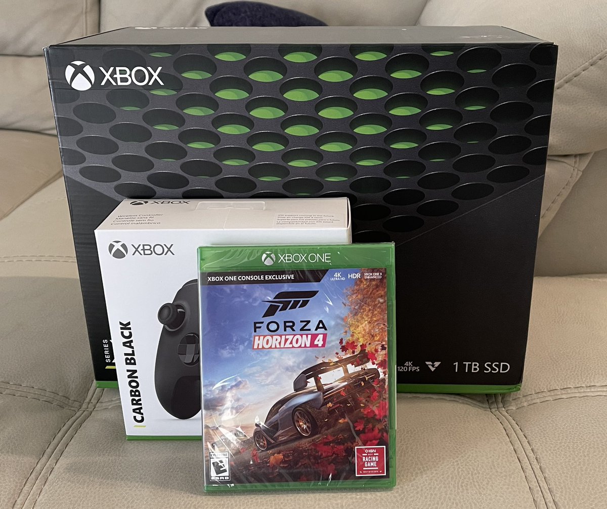 DEALDany's tweet photo. Thanks again to @mattswider and @techradar for helping to get this nice new console! https://t.co/20J8z8AnBQ