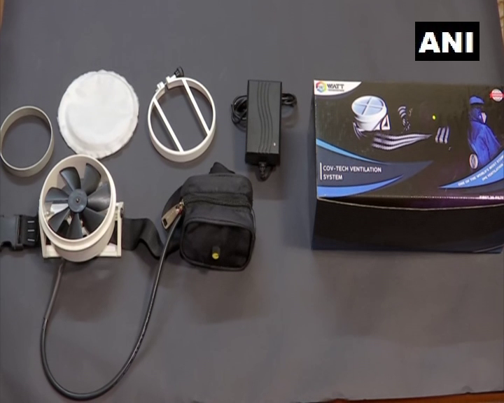 ANI's tweet photo. Maharashtra | Nihaal Singh Adarsh, an engineering student from Pune, has developed 'Cov-Tech', a compact ventilation system for PPE kits

"It is hot &amp; humid within PPE suit, this system creates a steady airflow. Takes surrounding air, filters &amp; pushes it inside," he said (24.05) https://t.co/ARveNj59Jv
