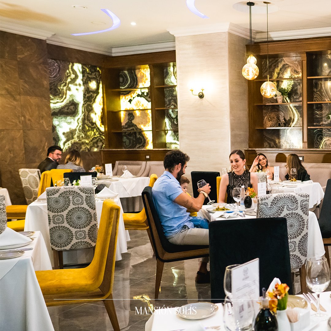 Disfruta de una deliciosa comida en el restaurante de Mansión Solis Tu Dulce y Mi Sal  🍷🍲 ¡Haz tu reservación! mansionsolishotel.com