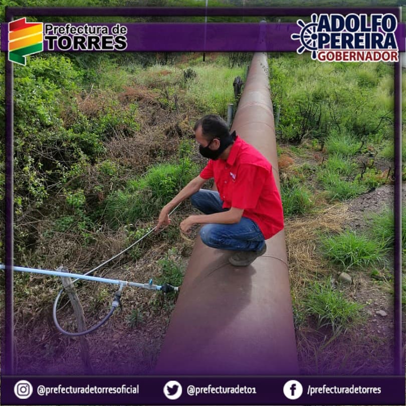 PrefecturaDeTo1's tweet photo. #24may el día de hoy el prefecto Danny Lameda acompañó los trabajos preparatorios para la parada de mañana en la tubería de Atarigua, la cual  realizarà la alcaldía de Torres  e Hidrolara, cumpliendo con las instrucciones  del gobernador Adolfo Pereira https://t.co/PRwGGovsx3