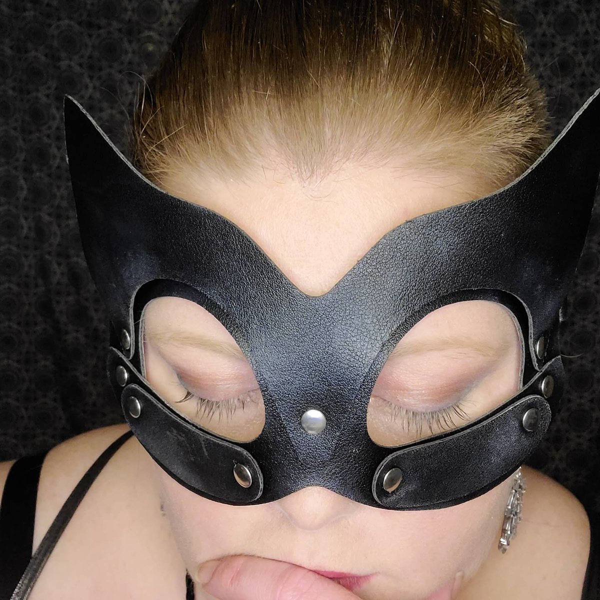 BelliDomme's tweet photo. Fuck off Monday. On your knees subs, Madame wants a foot rub. 

#bbw #bbwdominatrix #femdomme #BigFine #bdsm #findomme #Thicc #thickthighssavelive #bigbootyredhead #bigbootywhitegirl #bigbootygirls #incredibleredheads #bdsm #ssbbw #ssbbwlover #thickthighsavelives #redheadbbw https://t.co/ijFI5ztRAZ