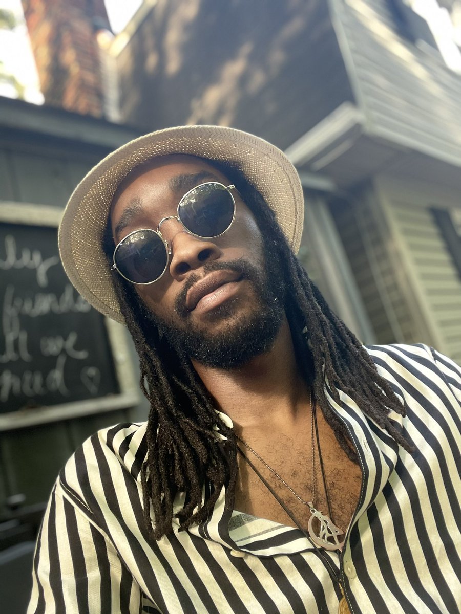 Mitruis's tweet photo. What I’m NOT doing is EVER SLEEPING on MYSELF again
😈🔥🥵
P.S- Hello Wedding/Gemini Szn 👰♊️🤵💒 https://t.co/qLEhM298n4