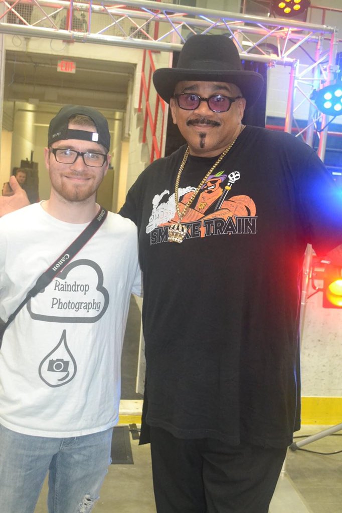 raindrop_photos's tweet photo. Raindrop Photography with WWE Hall of Famer Charles Wright! Also known as The Godfather, Papa Shango, Kama, Kama Mustafa!💪🏻

(PC: Leonard Brand) https://t.co/bDUseZOmGV