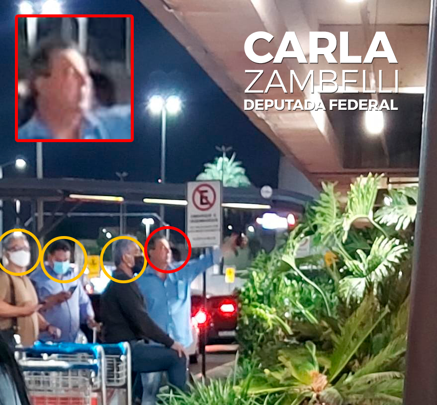 ZambelliCarla_'s tweet photo. Daí, você está no aeroporto e "pá"! O ÚNICO SEM MÁSCARA é o presidente da CPI DA COVID @OmarAzizSenador ! Que tanto prega a moralidade e o respeito às vítimas. Hipocrisia, a gente vê por aqui! https://t.co/Vw54RB6BcQ