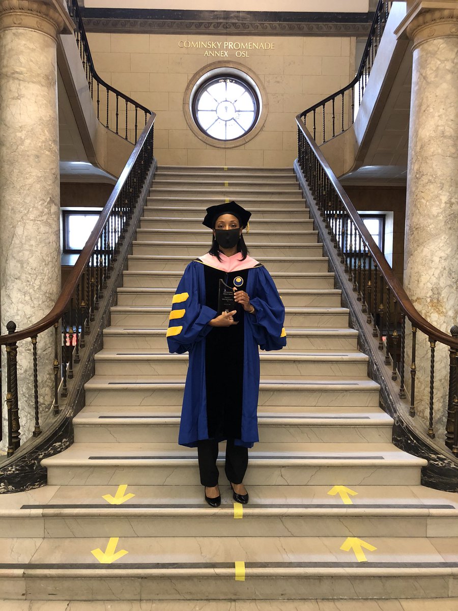 Kellyht111's tweet photo. Just yesterday- honored to receive the Distinguished Alumni Award and give a Commencement Address @EastmanSchool #UR2021 https://t.co/ZdnO1GBcbU