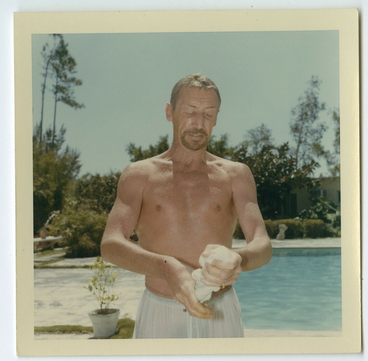 gmgallery's tweet photo. Please enjoy these snapshots of Jack Cole dancing beside his swimming pool at his home in the mid-1960s

https://t.co/gFp7WVf9I5 https://t.co/x0S5B3EmfY