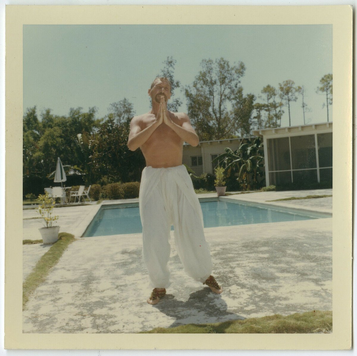 gmgallery's tweet photo. Please enjoy these snapshots of Jack Cole dancing beside his swimming pool at his home in the mid-1960s

https://t.co/gFp7WVf9I5 https://t.co/x0S5B3EmfY
