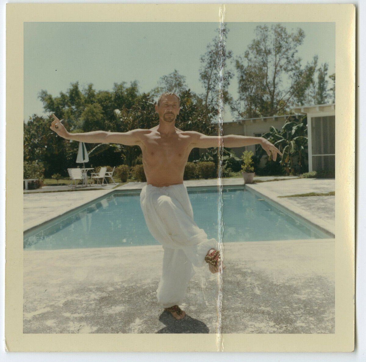 gmgallery's tweet photo. Please enjoy these snapshots of Jack Cole dancing beside his swimming pool at his home in the mid-1960s

https://t.co/gFp7WVf9I5 https://t.co/x0S5B3EmfY