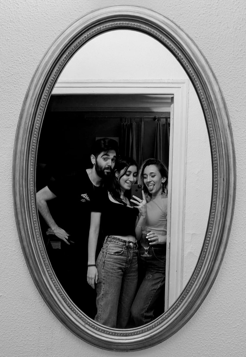 _reynacuaja's tweet photo. 🖤
una de las mejores noches de mi vida, necesitaba compartiros https://t.co/7RJ2zaod67