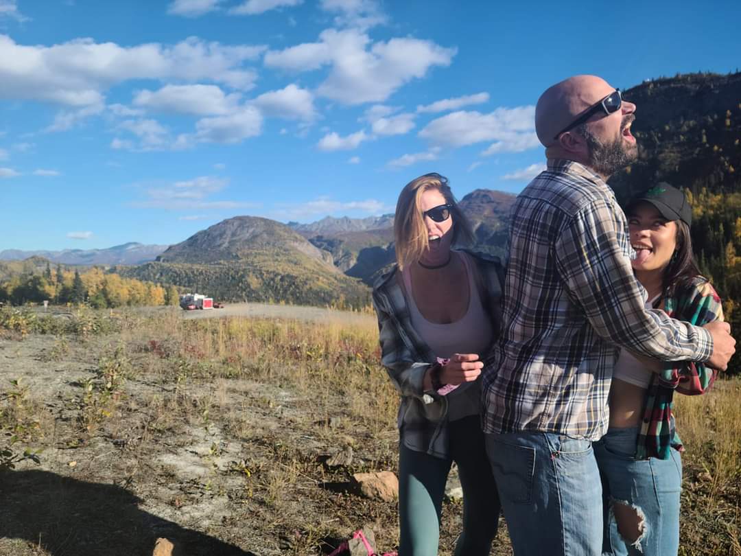 Thanks to wonderful supporters like @TheBreeMills @Adulttimecom making our dream of traveling #Alaska a reality and led us to finding our new forever home #WTP907 

youtu.be/a30BbAtvNI0

#Polyamorous #Polyamory #throuple @LanaMarsxxx @AKGINGERSNAPS @thedabbingdaddy
