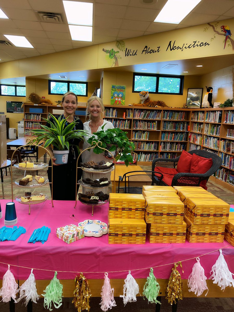 DrHBeaulieu's tweet photo. So thankful for a sweet day, during my final stretch as principal, with the WONDERFUL staff @JCWestElem - they sure do know how to make a gal feel special!💙 #BittersweetDays #WildcatPride🐾 https://t.co/Lm1sUi5F0W