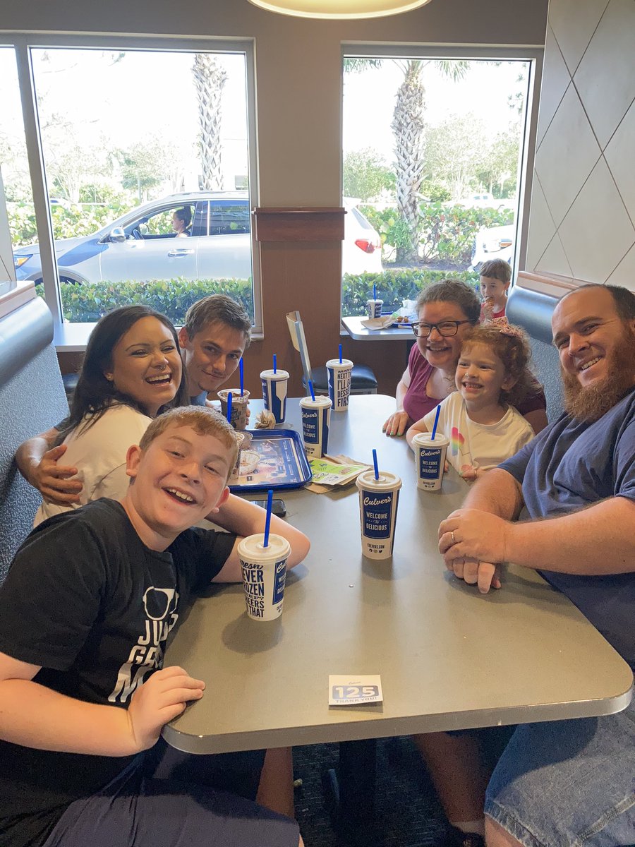 TOEBears's tweet image. @TOEBears @culvers was a success! Thank you to all our families who came out to join us tonight! #loveourTOEfamily #ThankyouCulvers