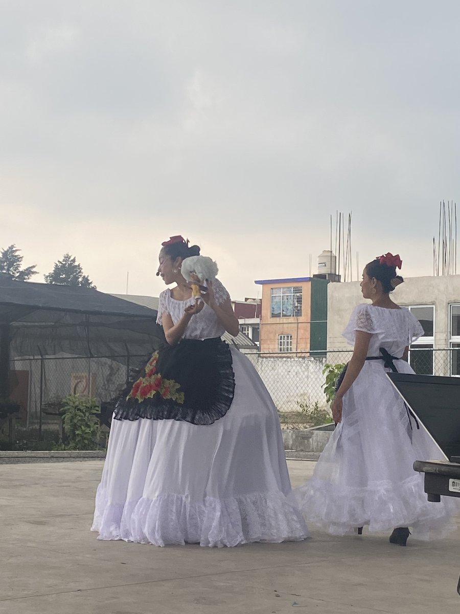 MaBiyaa's tweet photo. Muchas gracias por acompañarnos en las primeras funciones en los Centros de Gestión Comunitaria con #huasmolecorp
Estuvimos en El Moral y en el Arroyo Blanco.
#mabiyaa #bicui #mabiyaa7años #ArteyCulturaParaTodos #Xalapa #centroscomunitarios #yabaileyadance #huasmolecorp https://t.co/izenHUZ1dr