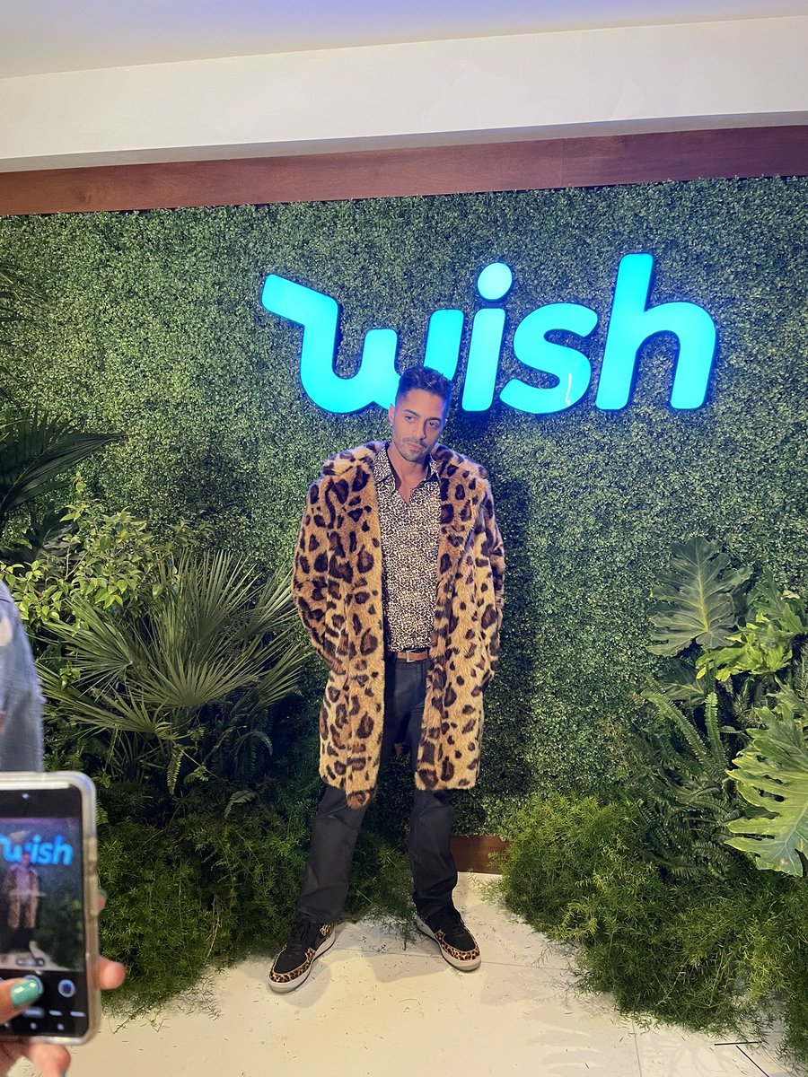 IamAnthonyBless's tweet image. @WishShopping #RedCarpet #Reactify