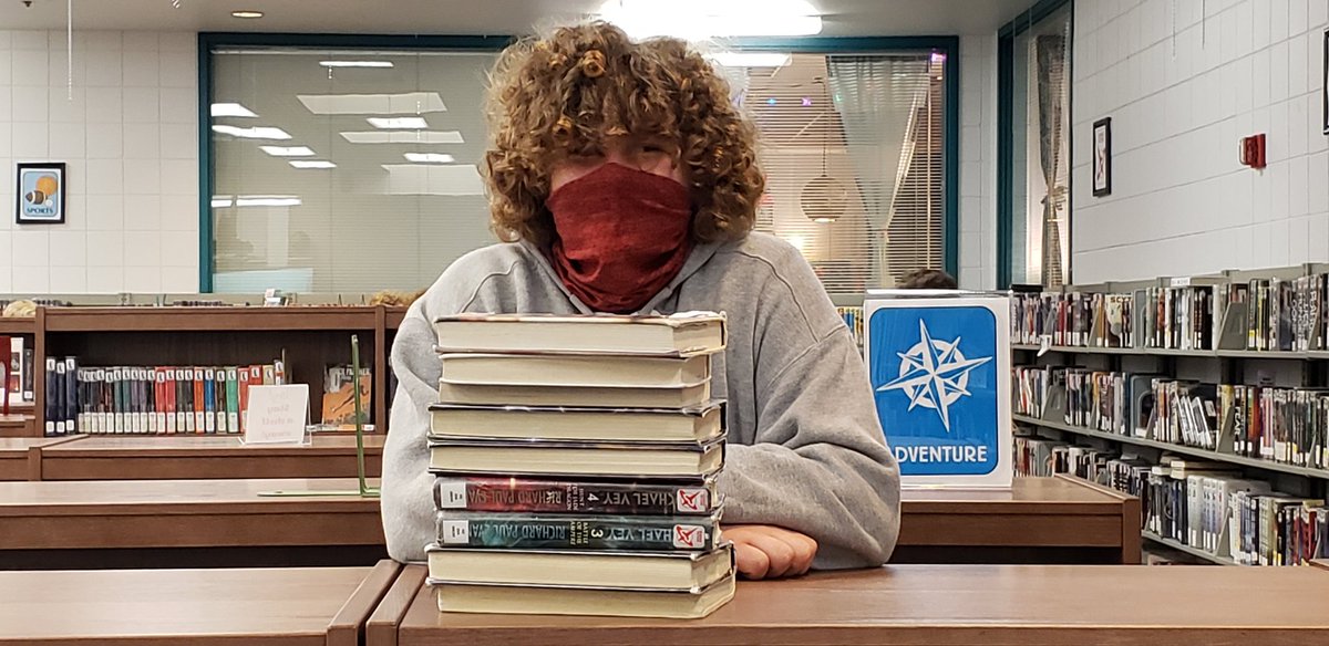 LSMSlibrary's tweet image. 8th graders made Book Stacks of the books they read this year #LaSallePRIDE #RSDlibraries