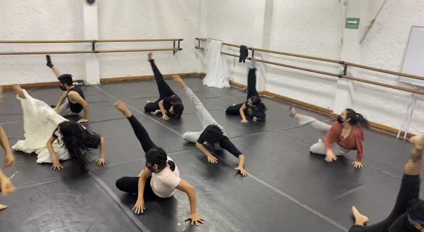MaBiyaa's tweet photo. Disfrutamos distintos estilos de danza.

En Ma Biyaa’ 7ma edición también contamos con “introducción al Kathak” con Irina Rodríguez.

#mabiyaa #yabaileyadance #escenicoexperimental #septimaedicion #cuasaabe #kathak #enseñanza #septimaedicion #mabiyaa7años https://t.co/6cIYq7znYq