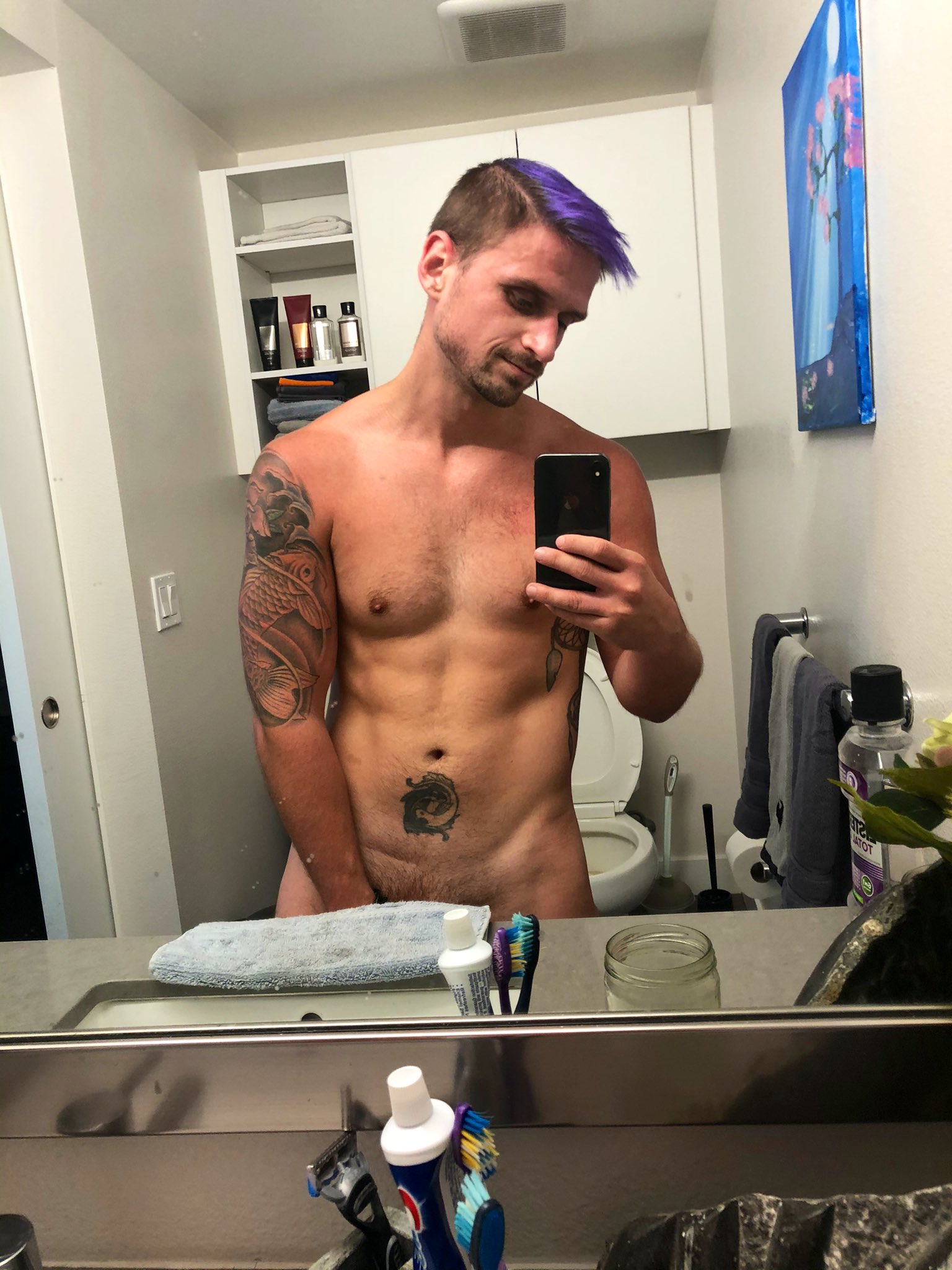 1 pic. Just finished my run...who’s up for some sweaty fun ???

#sweaty #lick #hole #hungry #horny #ass