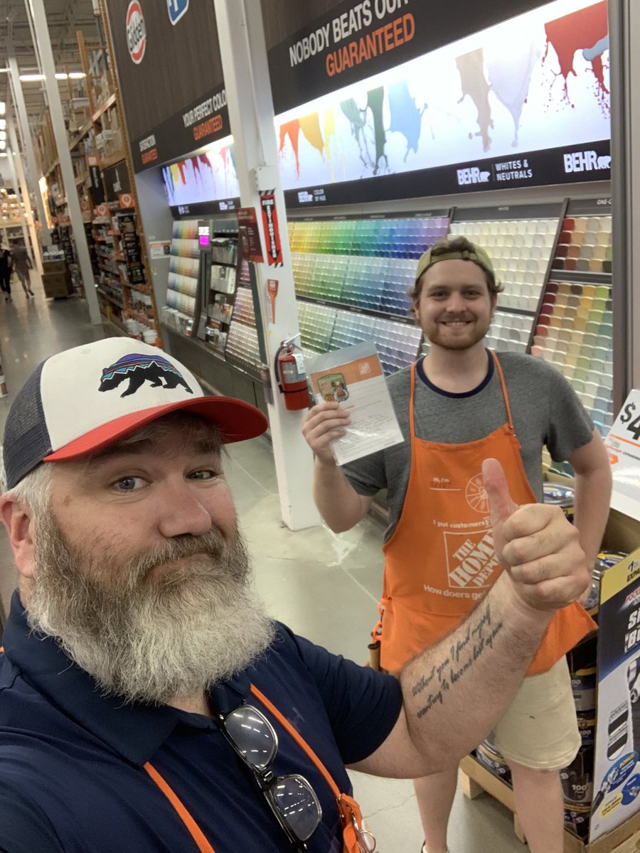 MDep26's tweet photo. Grant is one of many rockstars at 3008! He was a personal shopper for an elderly lady and his smile and attitude were so thankful she called in to tell me all about him. “It was so nice to talk to someone” she said! #northlandpride #rockstarsof3008 https://t.co/EXNvCiCpTr