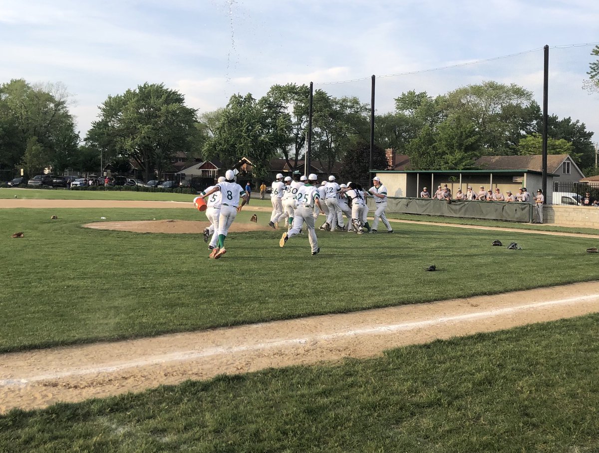 OL 8, Richards 2. 💥 Conference Champs 💥 Spartans (15-12, 15-2) defeat the Bulldogs behind <a href="/bcash1122/">Ben Cash</a> 11k on the mound and bases clearing triple. <a href="/ethan_kulpinski/">Ethan Kulpinski</a> <a href="/Angel_TapiaJr/">Angel Tapia jr</a> and @JmcGlynn1488 scorched the ball today #olchspride Spartans have clinched a share of SSC Red