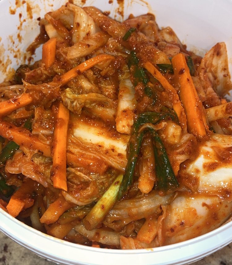 YaeRhee's tweet photo. made kimchi by myself for the first time! eyeballed everything of course and it's vegan too xoxo https://t.co/ZvEFn9UDbx