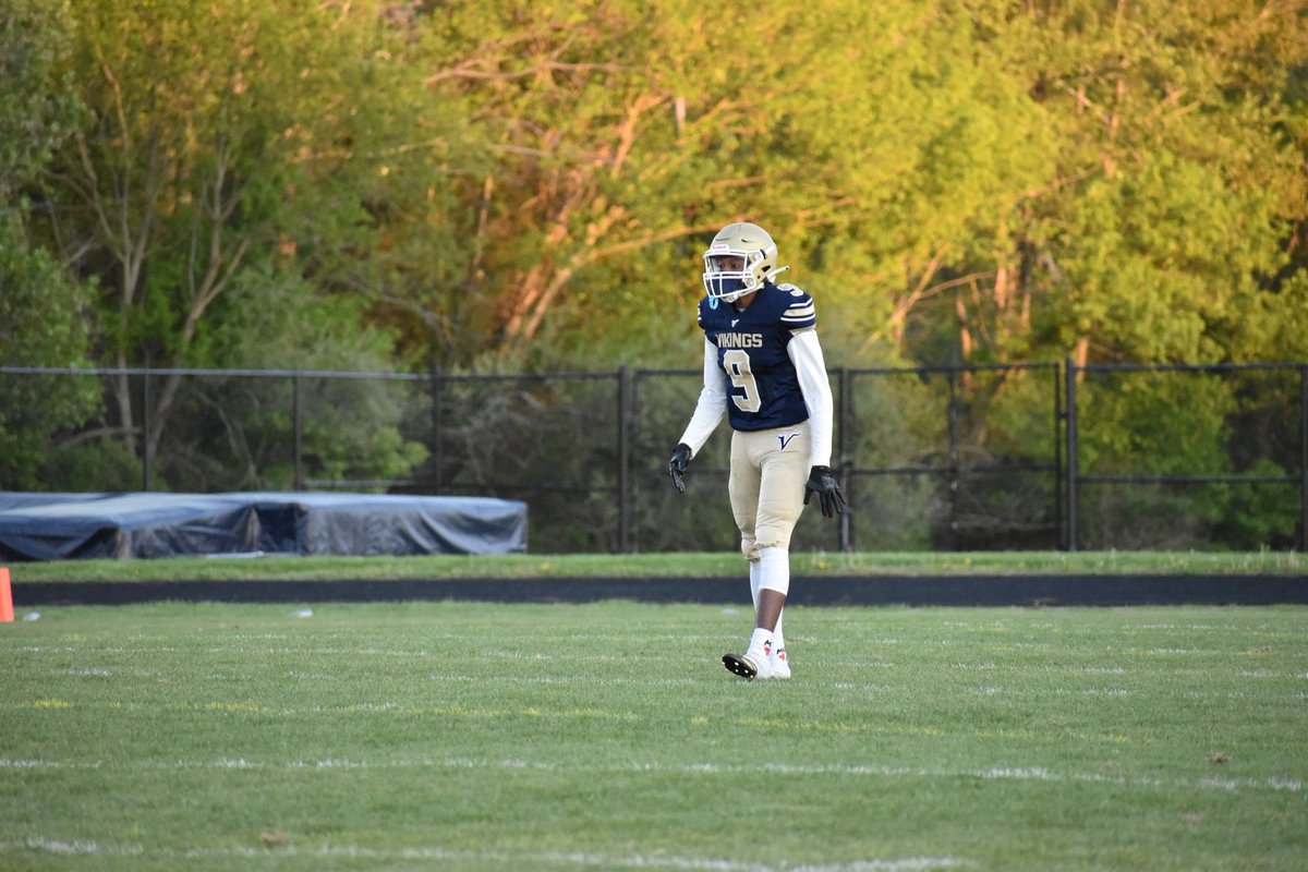 ejaydb27's tweet photo. One of my young steppers on CSD SWAT Team. I am a heavy believer of having your skills run track..ESPECIALLY DB's #proudCoach #StateRank #RealDBU https://t.co/WupkZBymmM