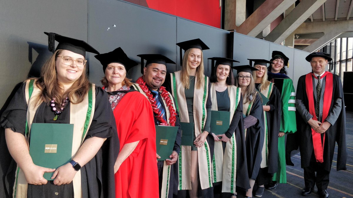 InfoStudiesWgtn's tweet photo. #Congratulations to all our @WellingtonUni
 #WgtnBusGov @imVICnz  May 2021 graduates!  MIS graduates pictured with #WgtnInfoStudies staff @AnneGoulding,@jelcampb and @heybigspencer https://t.co/JPElz95IRS