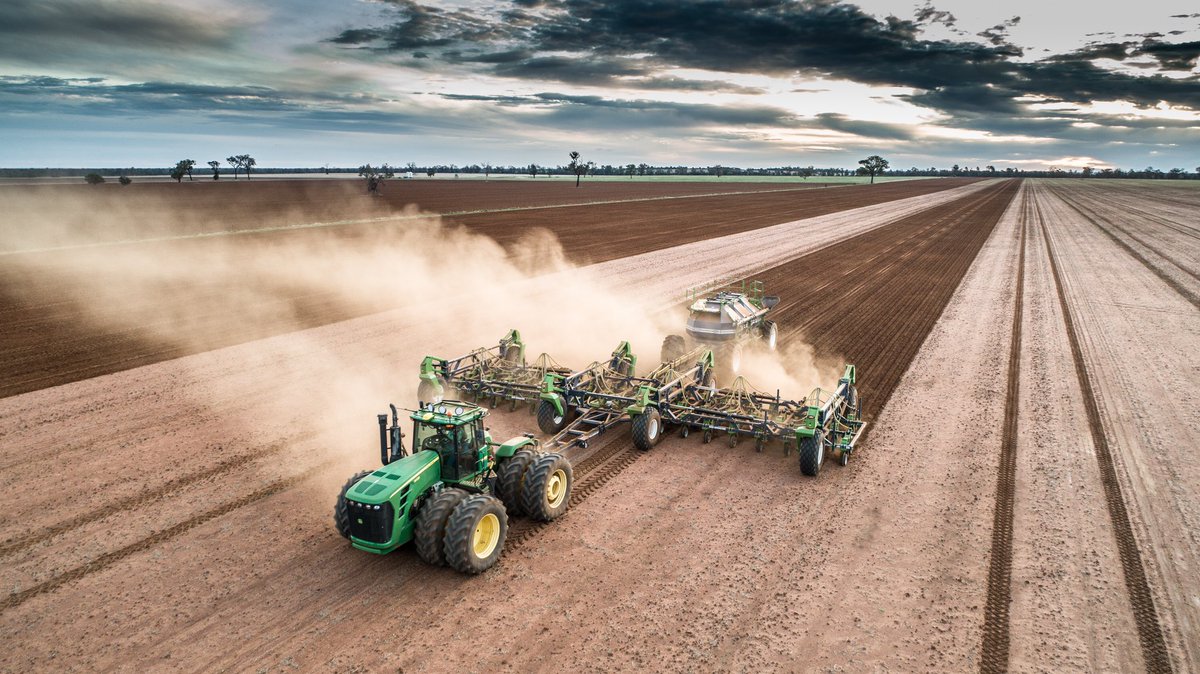 VR P through JD-2630 north of Dubbo. Pulling rates back on sodic soils &amp; rewarding high production areas. Soil test results and historical yield data supporting the approach 👍