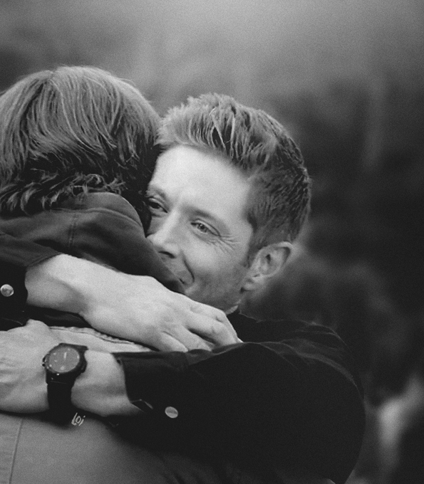 FangasmSPN's tweet photo. It's #NationalBrothersDay, so celebrating my favorite brothers onscreen, Sam and Dean, and the became-brothers-in-real-life men who brought them to life so vividly, @jarpad and @JensenAckles ❤️ (last cap @lemondropsonice) #Supernatural #SPNFamily https://t.co/bb0WsAMCEK