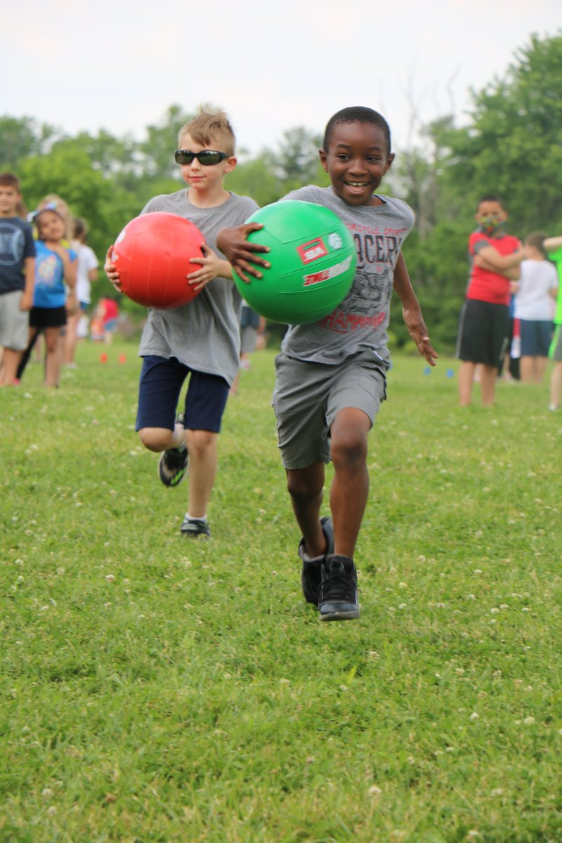 GoodridgeElem's tweet photo. Whatever you did today, we hope you had as much fun as our GES Cardinals did during Field Day 2021! Thanks to Mr. Reed and MANY volunteers for a great day!
@Boone_County https://t.co/JgYggOJxFu