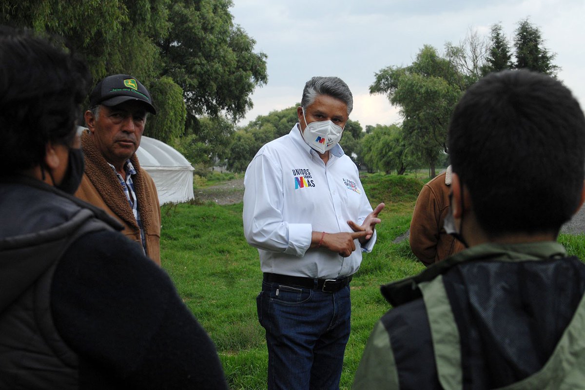 AlfredoQuirozF's tweet photo. Visité a los vecinos de San Lucas Tunco #Metepec, me di cuenta de sus necesidades y les comenté mis propuestas. Haremos un gran equipo #UnidosSomosMás #Vota6deJunio https://t.co/141Z7LFd3U