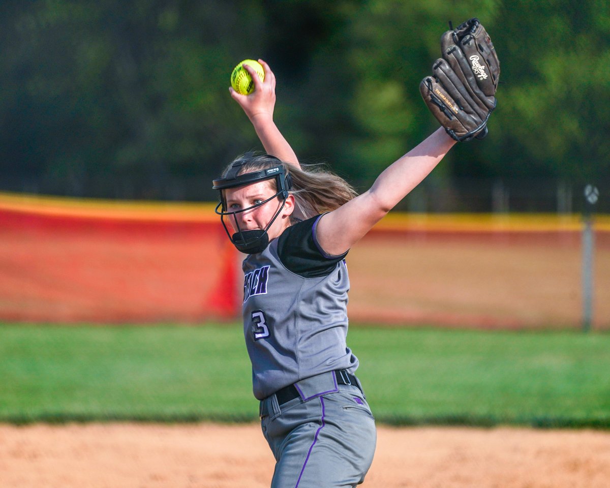 Brent Kennedy (@bkhocosports) on Twitter photo Freshman Amelia Bross pitched a one-hitter for the second time this spring on Monday, helping <a href="/LRHS_softball/">LRHS Softball⚡️😈🥎</a> celebrate its seniors with a 10-0 victory over <a href="/hcpss_ahs/">Atholton High School</a>. For a full recap from the game, see ROUNDUP: bit.ly/34e50Zt
@madison_hbarr <a href="/brittneydix_0/">brittney dix</a> Freshman Amelia Bross pitched a one-hitter for the second time this spring on Monday, helping <a href="/LRHS_softball/">LRHS Softball⚡️😈🥎</a> celebrate its seniors with a 10-0 victory over <a href="/hcpss_ahs/">Atholton High School</a>. For a full recap from the game, see ROUNDUP: bit.ly/34e50Zt
@madison_hbarr <a href="/brittneydix_0/">brittney dix</a>